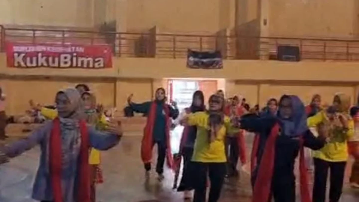 Suasana latihan salah satu peserta 'Cimahi Menari'.