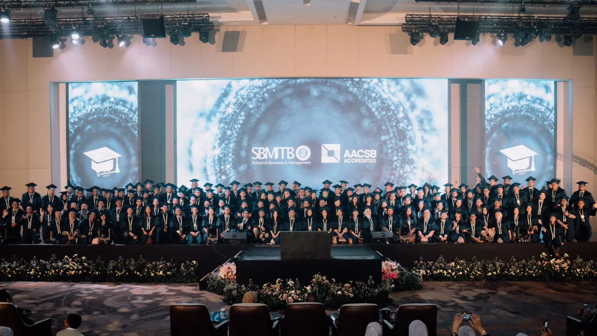 480 wisudawan ikuti syukuran wisuda SBM ITB