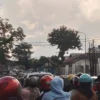 Kepadatan arus lalu lintas akibat meningkatnya volume kendaraan terjadi di Jalan Raya Cileunyi-Cibiru. (Yanuar/Jabar Ekspres)
