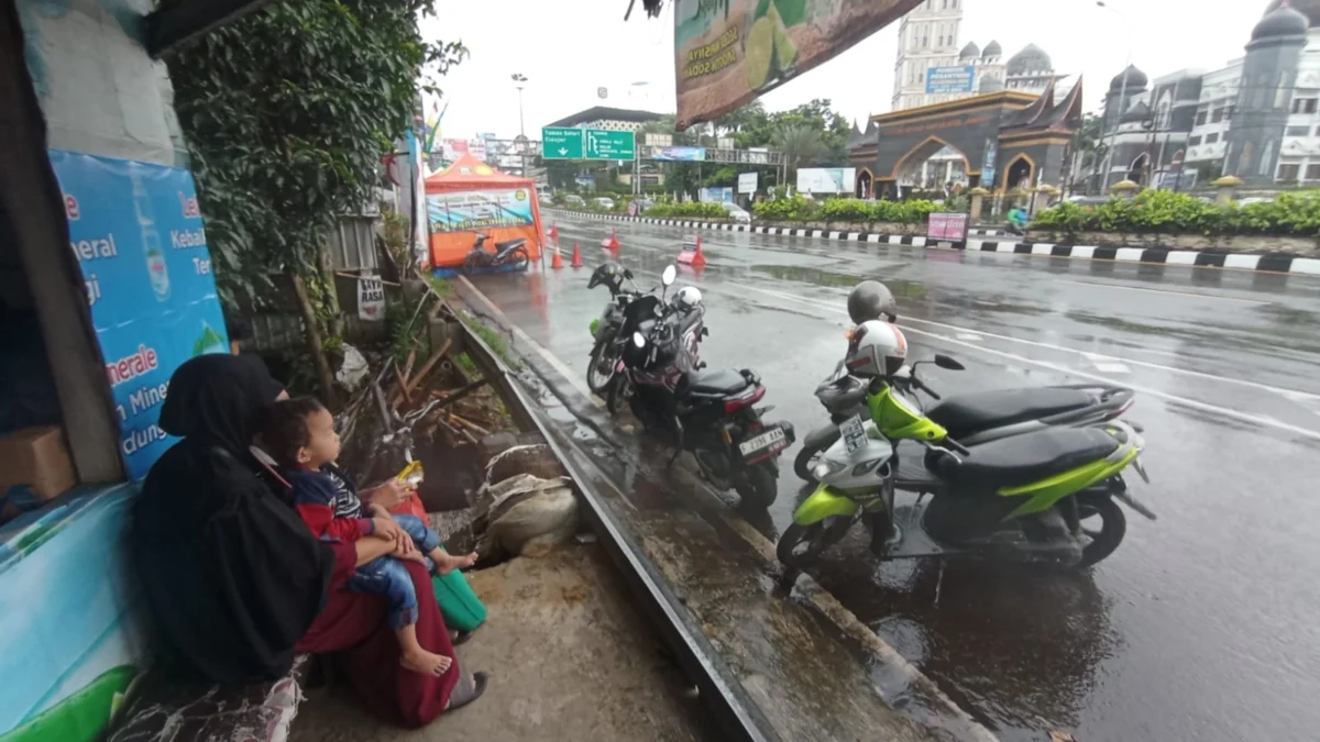 Kawasan Puncak Diguyur Hujan, Pengendara Diminta Hati-hati