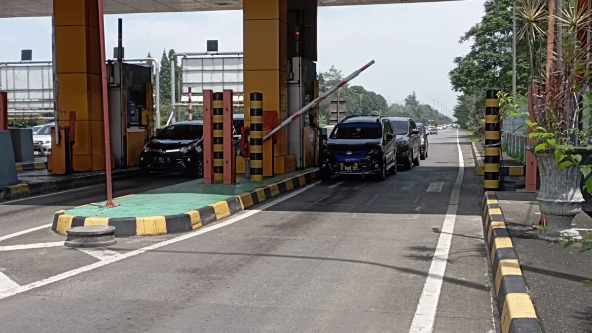 Dok. Situasi terkini di Gerbang Tol Pasteur Bandung. Senin (8/4). Foto. Sandi Nugraha.