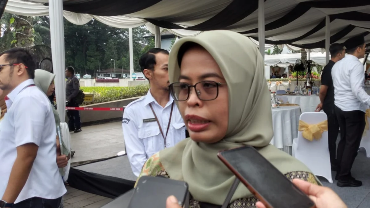 Ketua KPU Jabar Ummi Wahyuni saat ditemui di Gedung Sate, Kamis (18/04).