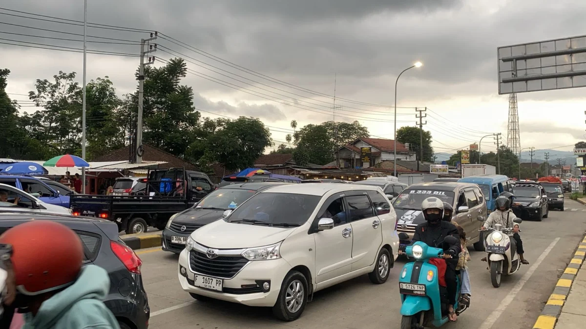 Libur Lebaran, Belasan Ribu Kendaraan Masuk Sukabumi Libur Lebaran, Belasan Ribu Kendaraan Masuk Sukabumi