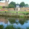 Viral! Gadis Ini Malah Marah Ditegur Rendam Kaki di Danau Situs Historis