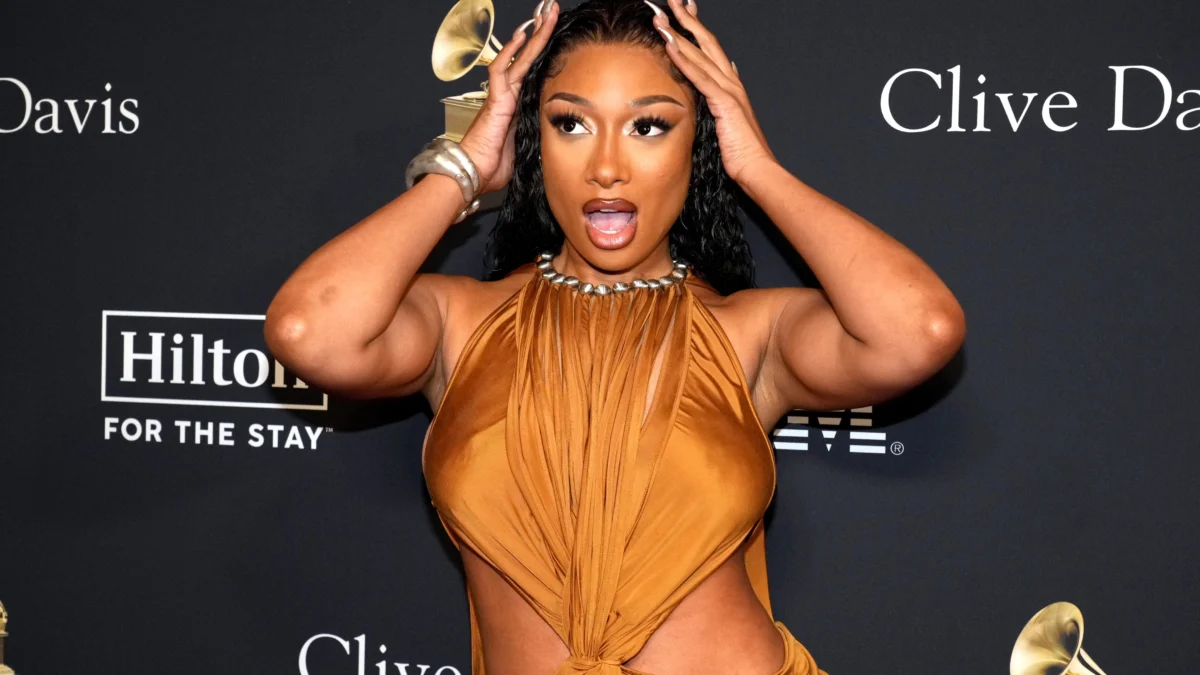 Megan Thee Stallion Digugat Usai Paksa Staf Tonton Video Tak Senonoh Megan Thee Stallion Digugat Usai Paksa Staf Tonton Video Tak Senonoh