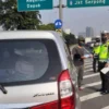 Polisi melakukan penindakan terhadap pelanggar lalu lintas/Istimewa/