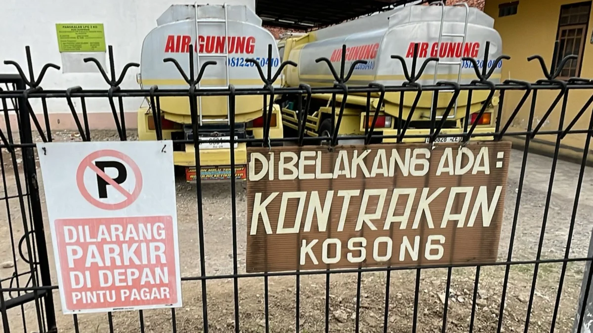 Keseharian Pegi Tersangka Kasus Vina Cirebon, Ternyata Sempat Ngontrak 5 Hari di Katapang Kabupaten Bandung Gerbang kontrakan tempat Pegi alias Perong alias Pegi Setiawan di Katapang, Kabupaten Bandung. Foto Agi