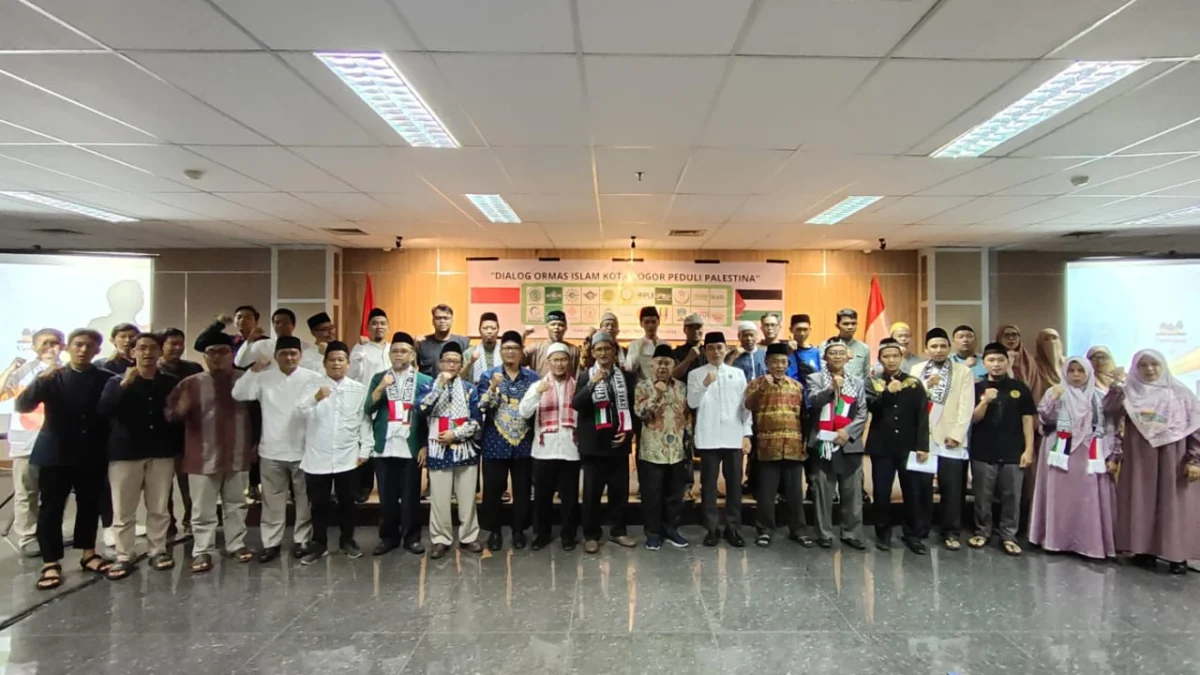 18 Ormas Islam di Kota Bogor Desak Menlu Lantangkan Suara Dukung Kemerdekaan Palestina Belasan Ormas Islam di Kota Bogor menyatakan sikap dukungan terhadap kemerdekaan Palestina. (Yudha Prananda / Jabar Ekspres)