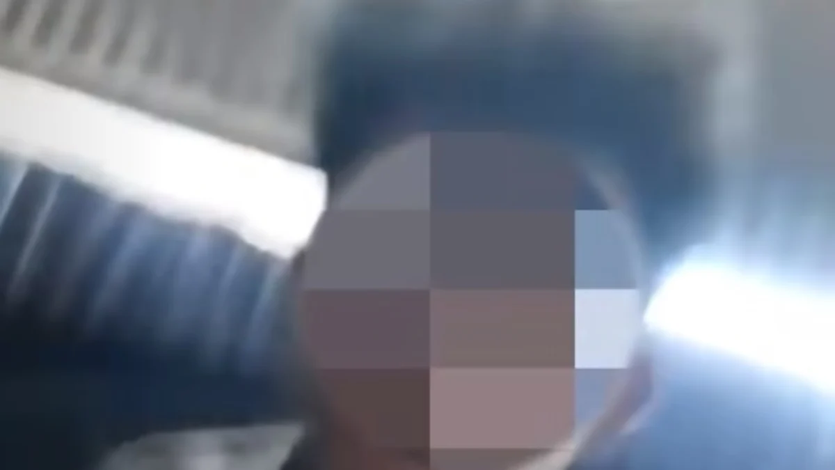 Rekaman Live Tiktok seorang siswa saat terjadi kecelakaan bus terguling di Subang