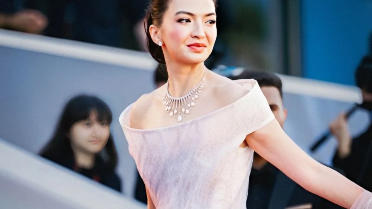 Raline Shah Tampil Memukau Hadiri Pemutaran "Kinds of Kindness" di Festival Film Cannes 2024 Raline Shah Tampil Memukau Hadiri Pemutaran "Kinds of Kindness" di Festival Film Cannes 2024