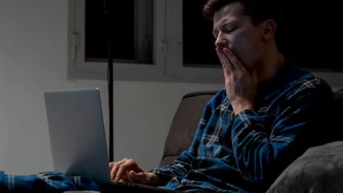 Bahaya Sering Begadang Terhadap Kesehatan Jantung ILUSTRI Bahayanya terlalu sering begadang. (freepik)