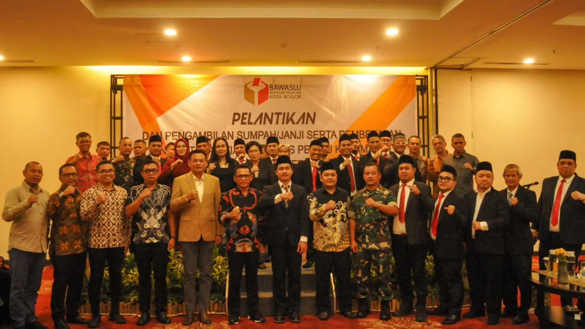 Bawaslu Kota Bogor lantik 18 anggota Panwaslu Kecamatan se-Kota Bogor. (Yudha Prananda / Jabar Ekspres)