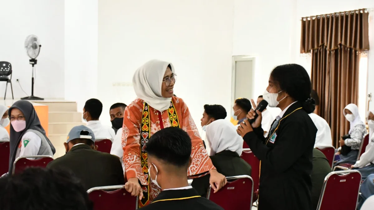 Melalui momen Hardiknas 2024, Wakil Ketua Komisi X DPR RI, Hetifah Sjaifudian, berbagi harapan untuk pendidikan.