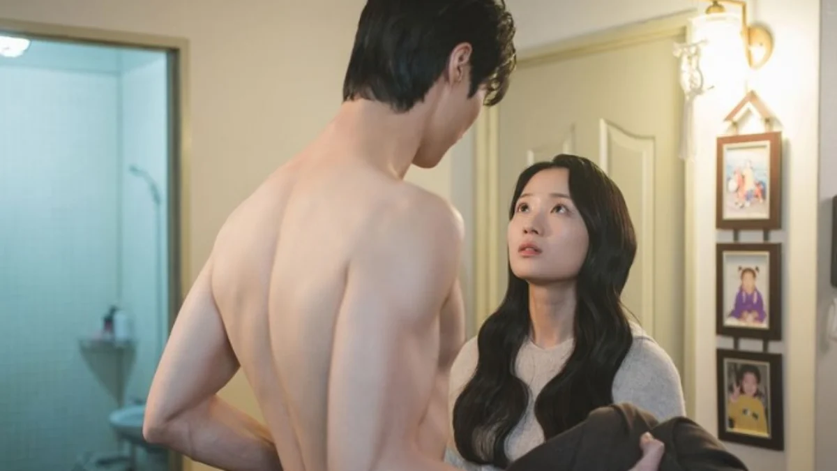 Potongan adegan Lovely Runner Episode 15. (Instagram @TVN_drama)