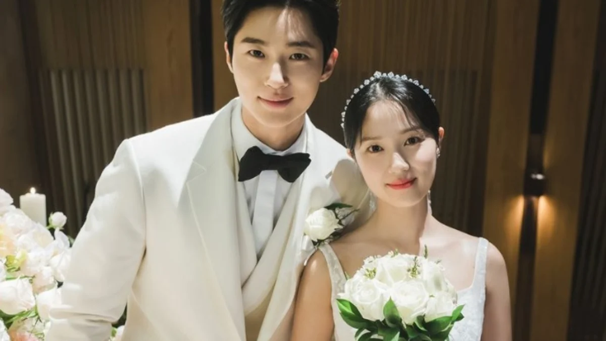 Ending Drakor Lovely Runner yang berakhir bahagia.