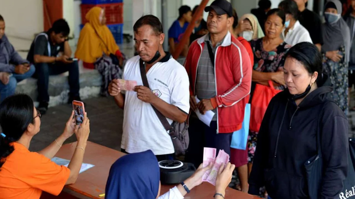 Daftar Bansos Mei 2024 yang Cair, Cek Sekarang Juga!