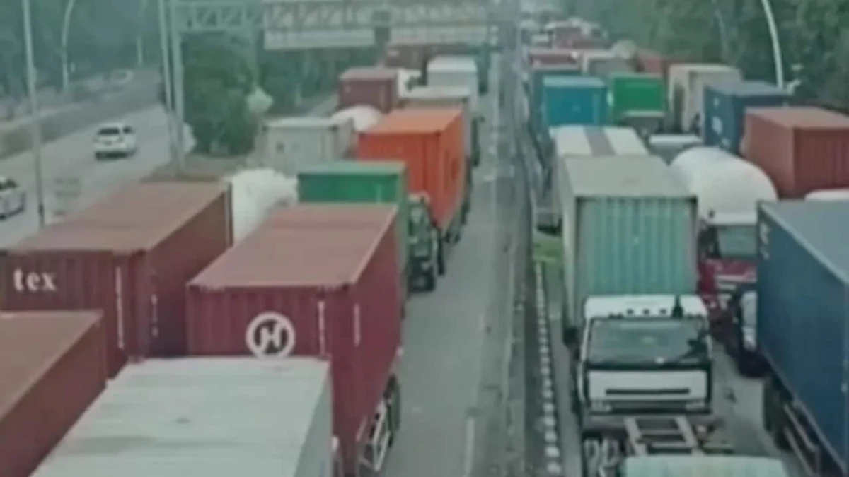 Sistem "Gate" Pelabuhan Tanjung Priok Bermasalah, Macet Panjang Tak Terelakkan