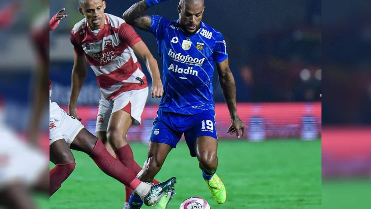 Persib Bandung Selangkah Lagi Menjadi Juara Liga 1 Usai Melibas Madura United Persib Bandung Selangkah Lagi Menjadi Juara Liga 1 Usai Melibas Madura United