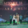 Sekretaris Daerah Provinsi Jawa Barat Herman Suryatman secara resmi menutup ajang Musabaqah Tilawatil Quran (MTQ) Ke- 38 Tingkat Provinsi Jawa Barat Tahun 2024 di Kabupaten Bekasi, Sabtu (4/5/2024).(Biro Adpim Jabar)
