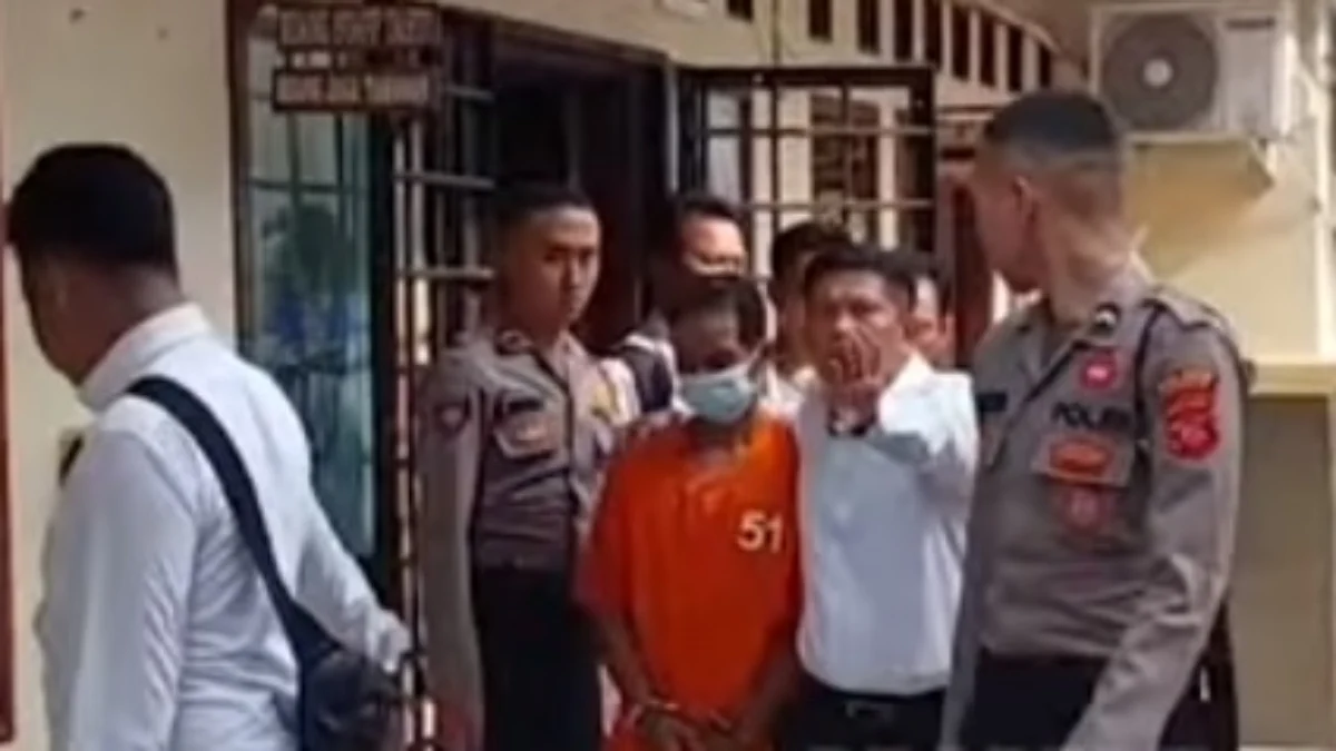Pelaku mutilasi Ciamis saat akan menjalani pemeriksaan kejiwaan.