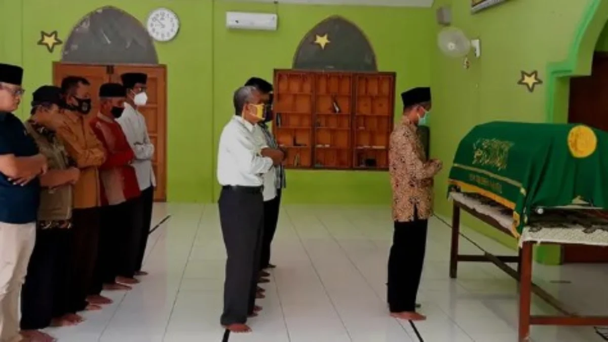 ILUSTRASI Sholat jenazah alah satu bentuk berbakti pada orang tua.