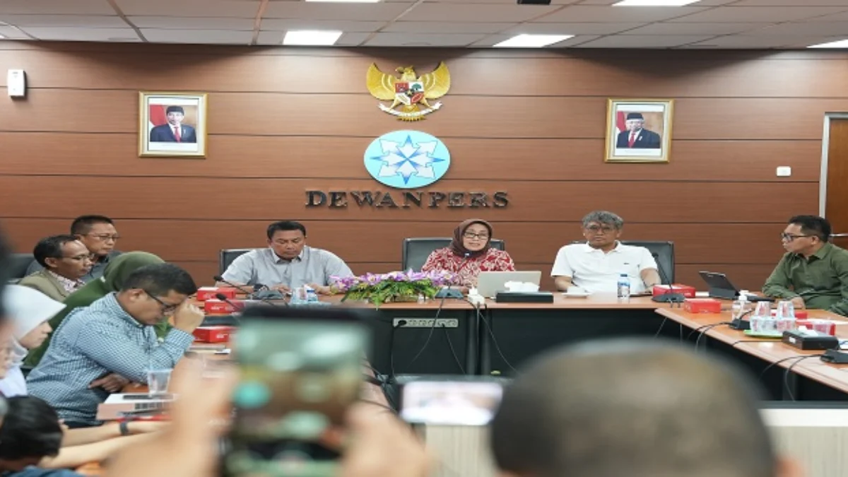 Komunitas Pers Tolak Draf RUU Penyiaran Komunitas Pers tolak RUU Penyiaran/