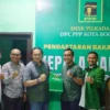 Kandidat Bacawalkot Bogor, Farhat Abbas dalam lawatannya ke Kantor DPC PPP Kota Bogor, Jumat (10/5) Sore. (Yudha Prananda / Jabar Ekspres)