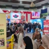 Ribuan pengunjung saat melamar di IPB Job Fair 2024 yang berlangsung di kampus IPB Dramaga, Bogor, Jumat (17/5). (Yudha Prananda / Jabar Ekspres)