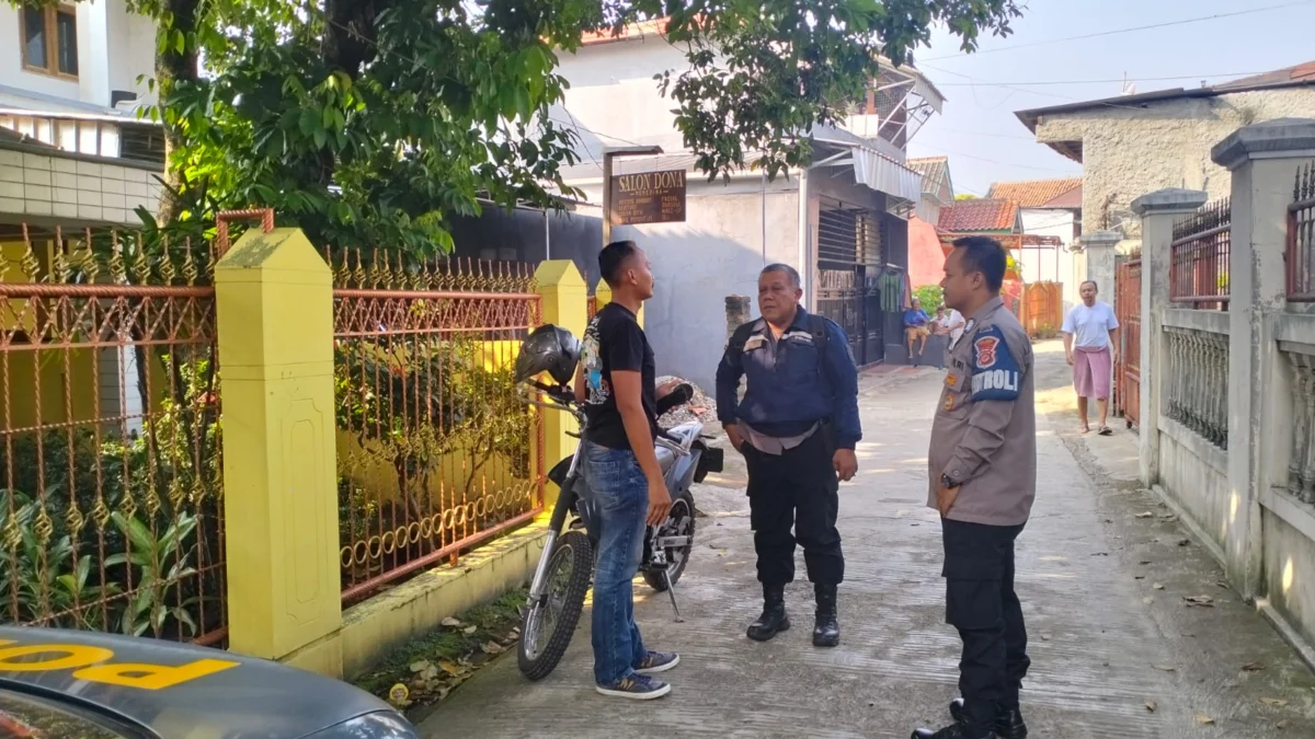 Polisi saat mendatangi TKP. Foto : Sandika Fadilah/Jabar Ekspres.com