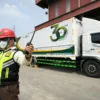 Ilustrasi: Salah satu armada pengangkut limbah B3 yang terparkir di area PT PPLI, Bogor. (Yudha Prananda / Jabar Ekspres)