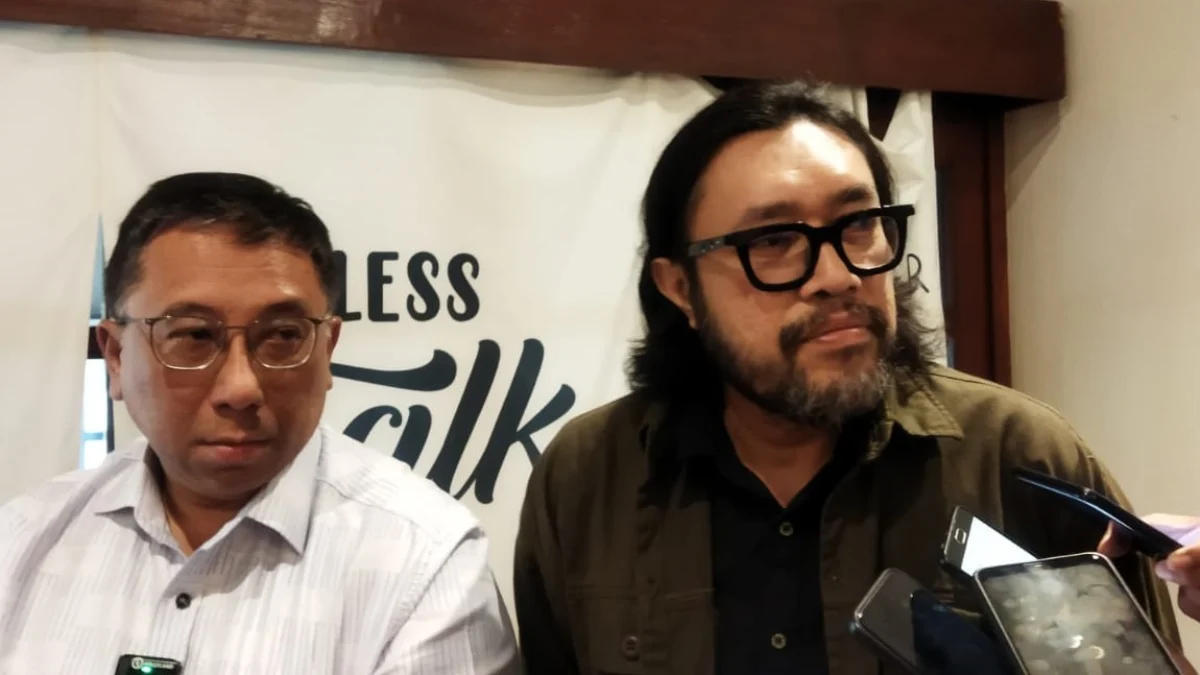 PDI Perjuangan-PKS Jajaki Koalisi Jelang Pilkada 2024 Ketua DPD PDI Perjuangan Jabar Ono Surono dan Ketua DPW PKS Jabar Haru Suandharu saat memberikan keterangan mengenai potensi koalisi antara kedua partai dalam menghadapi Pilkada 2024 Jabar, Rabu 29 Mei 2024.