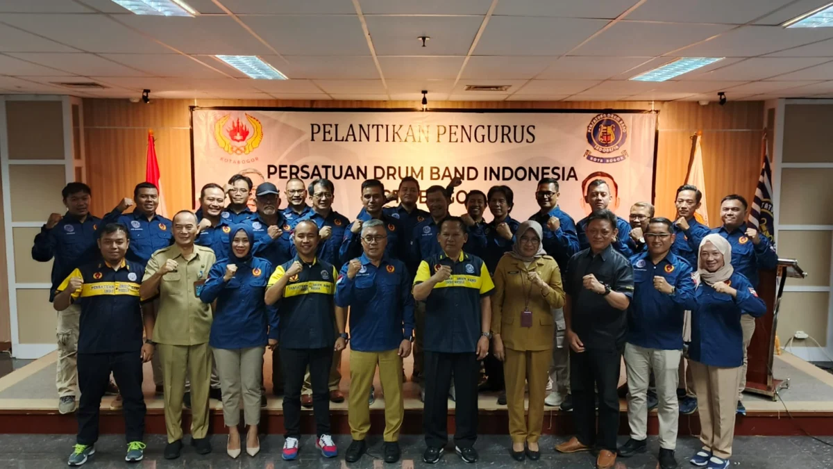 Jajaran Pengurus PDBI Kota Bogor periode 2023-2027 usai dilantik oleh Ketua PBDI Provinsi Jawa Barat, Brigjen Pol (Purn) Budi Setiawan, Senin (6/5). (Yudha Prananda / Jabar Ekspres)