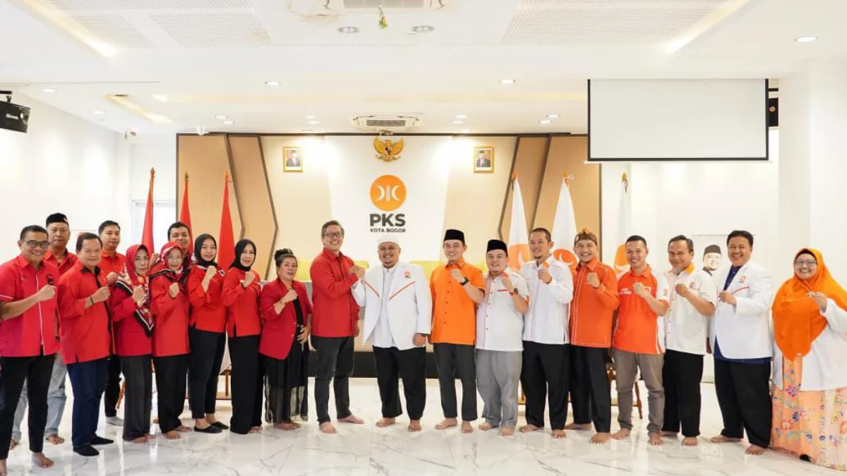 Pernah Miliki Hubungan Kuat, PKS-PDIP Kota Bogor Buka Opsi Bentuk Koalisi Merah Putih Jajaran DPC PDIP Kota Bogor saat menyambangi kantor DPD PKS Kota Bogor. (Yudha Prananda / Jabar Ekspres)
