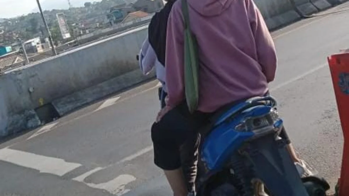 Pemotor masuk Tol Cisumdawu/Istimewa/