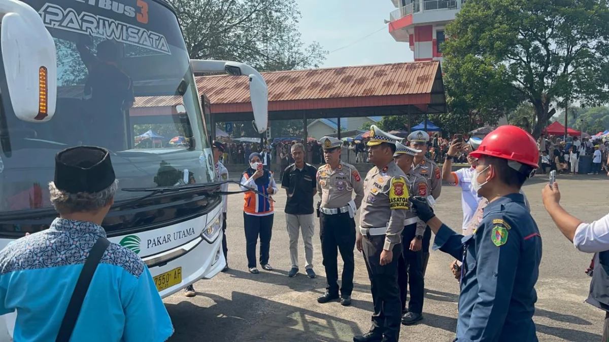 Ramp Check Kendaraan untuk Kesiapan Pemberangkatan Jemaah Haji Tahun 2024/Agi Jabar Ekspres/