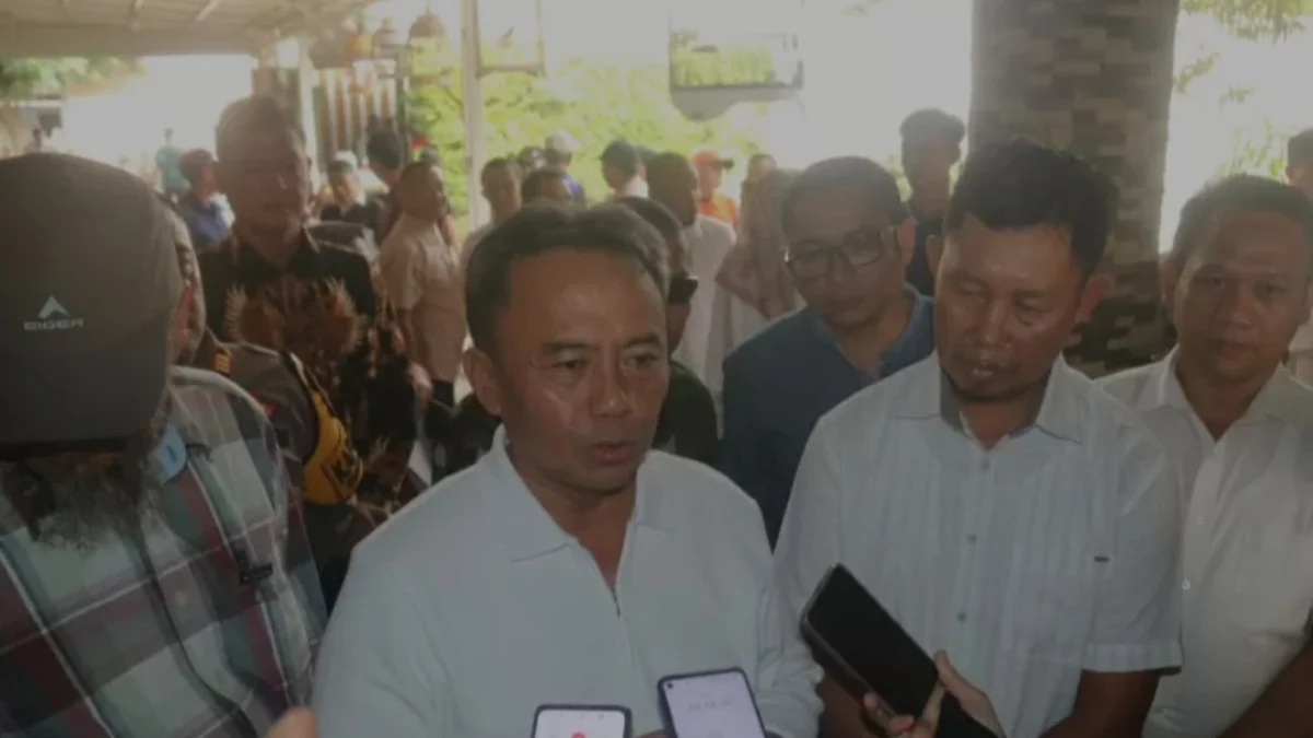 Sekda Herman Pastikan Penanganan Dampak Ledakan Gudang Amunisi Daerah di Bogor Cepat Terselesaikan Sekda Herman Pastikan Penanganan Dampak Ledakan Gudang Amunisi Daerah di Bogor Cepat Terselesaikan