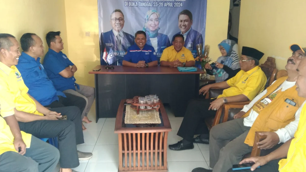 PILKADA KOTA BANJAR: Ketua dan pengurus DPD Golkar Kota Banjar saat bersilaturahmi dengan DPD PAN Kota Banjar baru-baru ini.