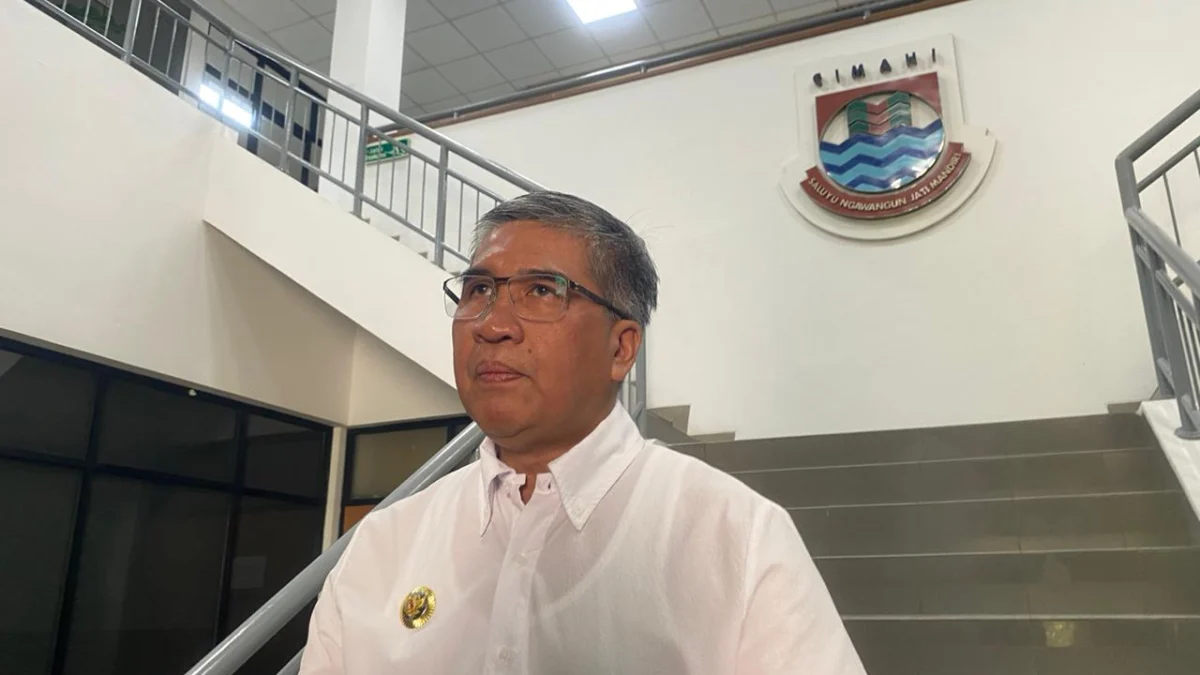 Doc. Pj Wali Kota Cimahi, Dicky Saromi saat Diwawancara usai Membuka Kegiatan Pendidikan Politik Perempuan (Mong)