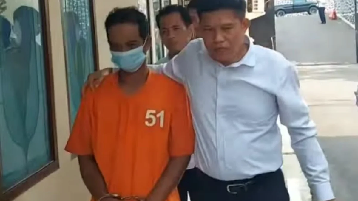 Ist. Tarsum (41) pelaku mutilasi di Ciamis saat akan menjalani pemeriksaan kejiwaan. Dok Jabar Ekspres