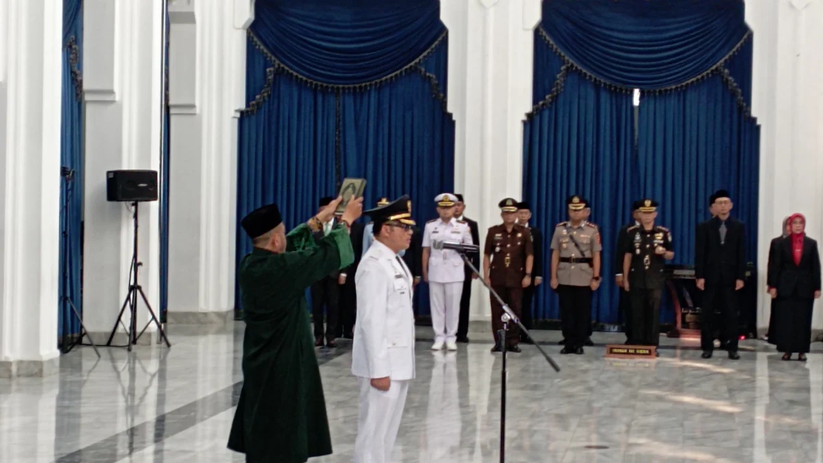 Dok. Pelantikan Wahyu Mijaya sebagai Pj Bupati Cirebon. Jum'at (17/5). Foto. Sandi Nugraha.