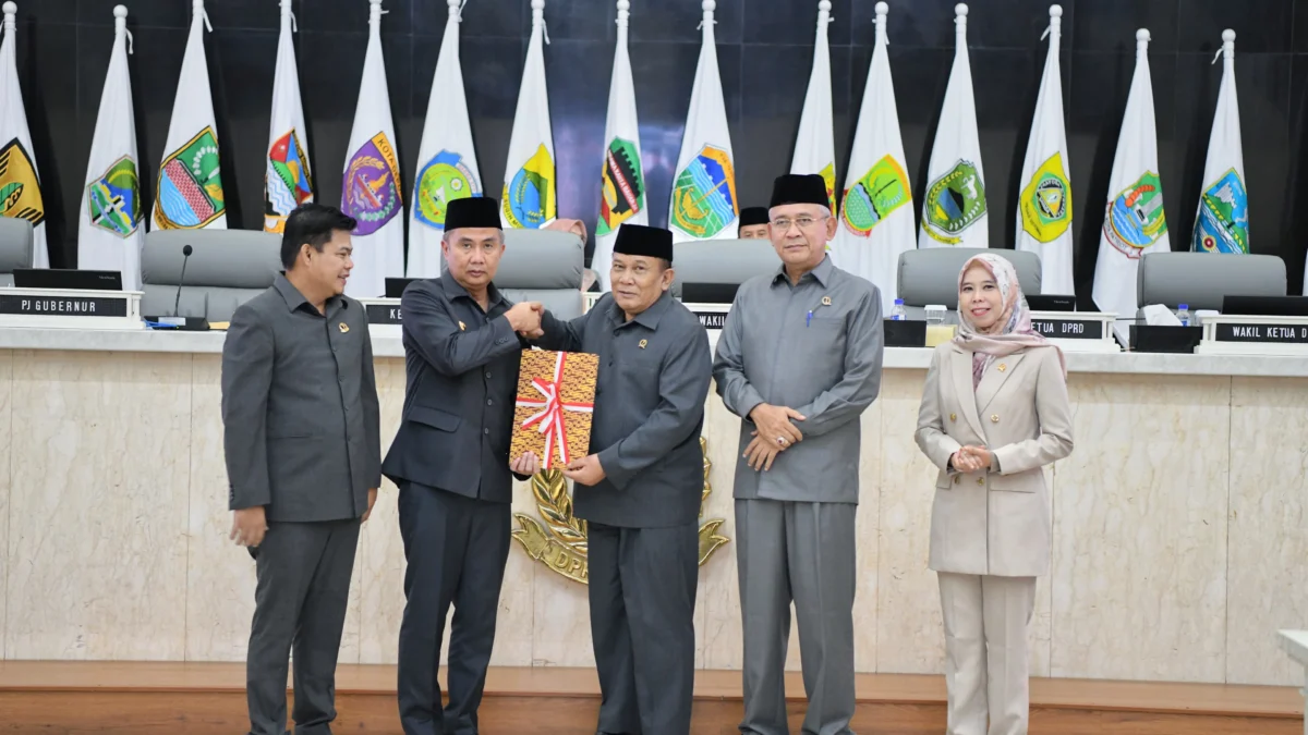 Bey Machmudin: Kolaborasi Pemdaprov Bersama DPRD Jabar Pastikan PPDB  2024 Adil dan Transparan (Foto: Biro Adpim Jabar)