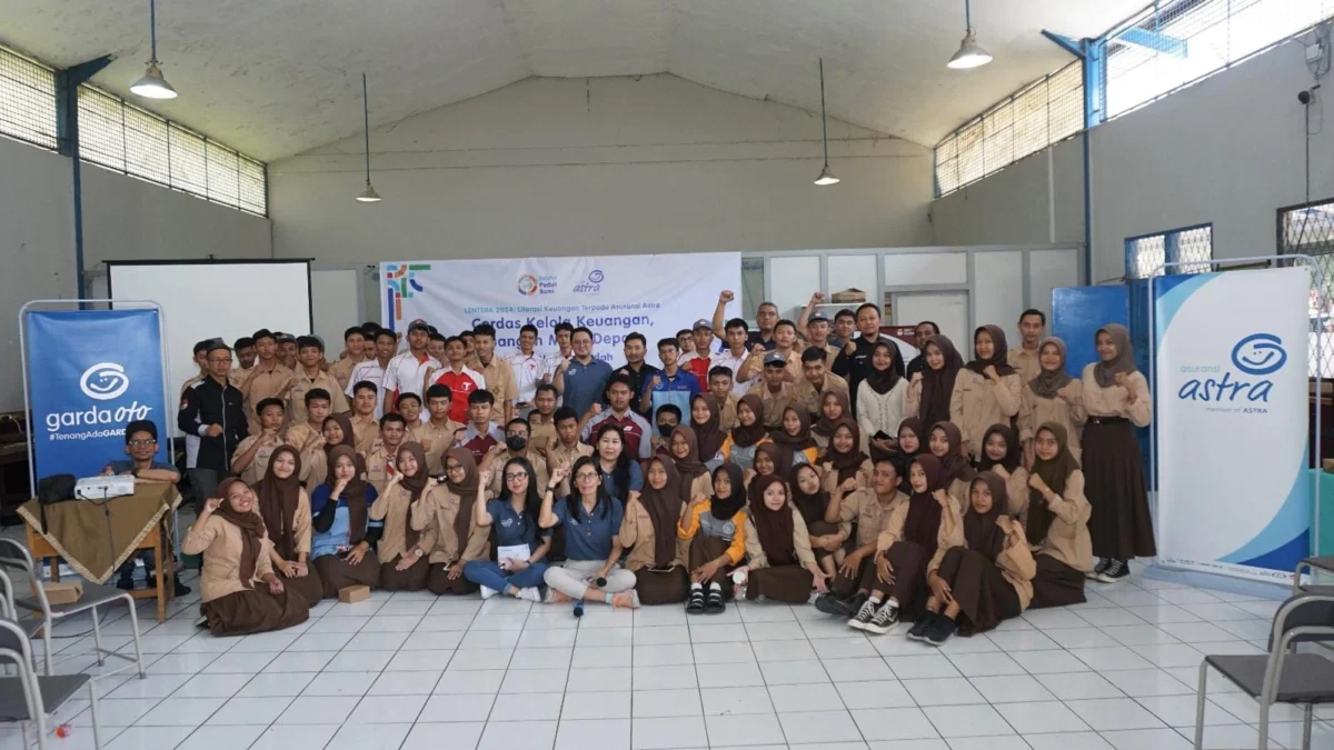 LENTERA: Ajak Para Pelajar Pandai Mengelola Keuangan, Asuransi Astra Selenggarakan Literasi Keuangan di SMKN 7 Bandung LENTERA: Ajak Para Pelajar Pandai Mengelola Keuangan, Asuransi Astra Selenggarakan Literasi Keuangan di SMKN 7 Bandung