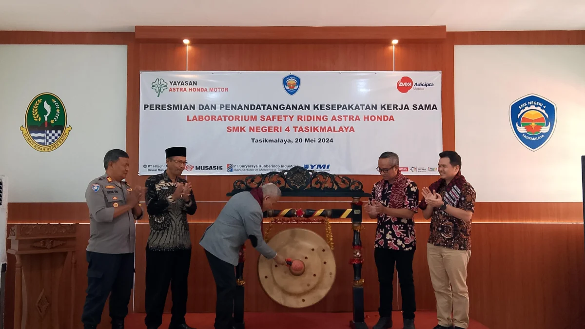 Doc. Peresmian Laboratorium Safety Riding Astra Honda SMKN 4 Tasikmalaya (Mong)