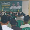 Para tokoh ulama di Kota Banjar berdiskusi untuk mencari sosok figur pemimoin daerah yang ideal, di Miftahul Huda Al Azhar, Citangkolo, Kota Banjar, Jawa Barat. (istimewa)