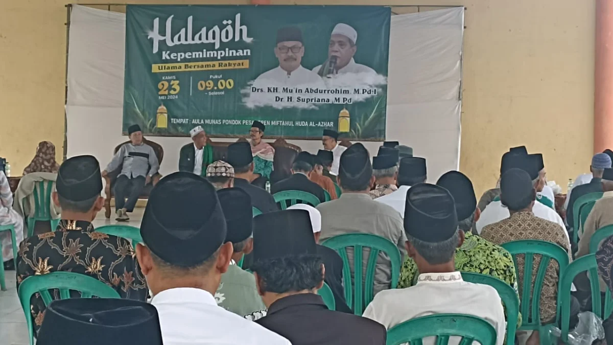 Para tokoh ulama di Kota Banjar berdiskusi untuk mencari sosok figur pemimoin daerah yang ideal, di Miftahul Huda Al Azhar, Citangkolo, Kota Banjar, Jawa Barat. (istimewa)