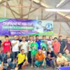 Peserta tenis meja Bambang Hidayah CUP berfoto bersama sebelum turnamen di laksanakan, di Kota Banjar Jawa Barat. (Cecep Herdi/Jabar Ekspres)
