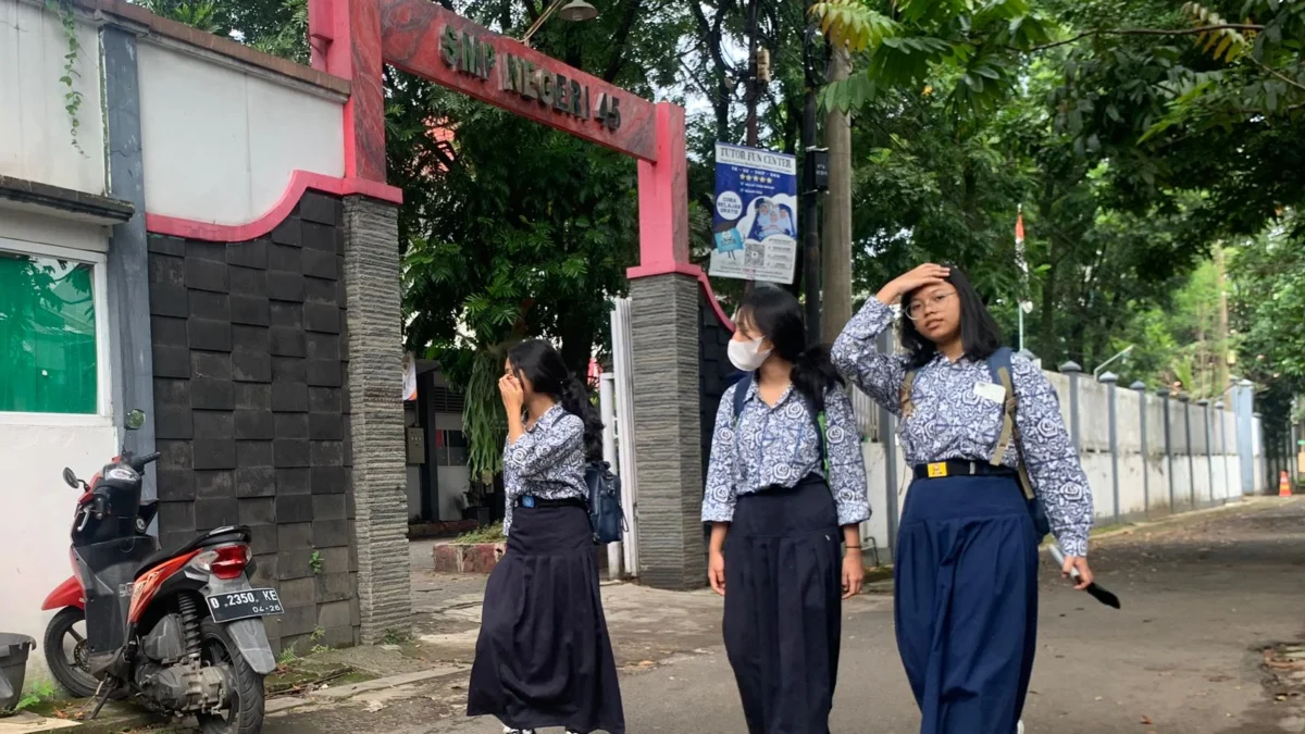 Potret Siswi SMPN 45 Bandung (Sadam Husen / JE)