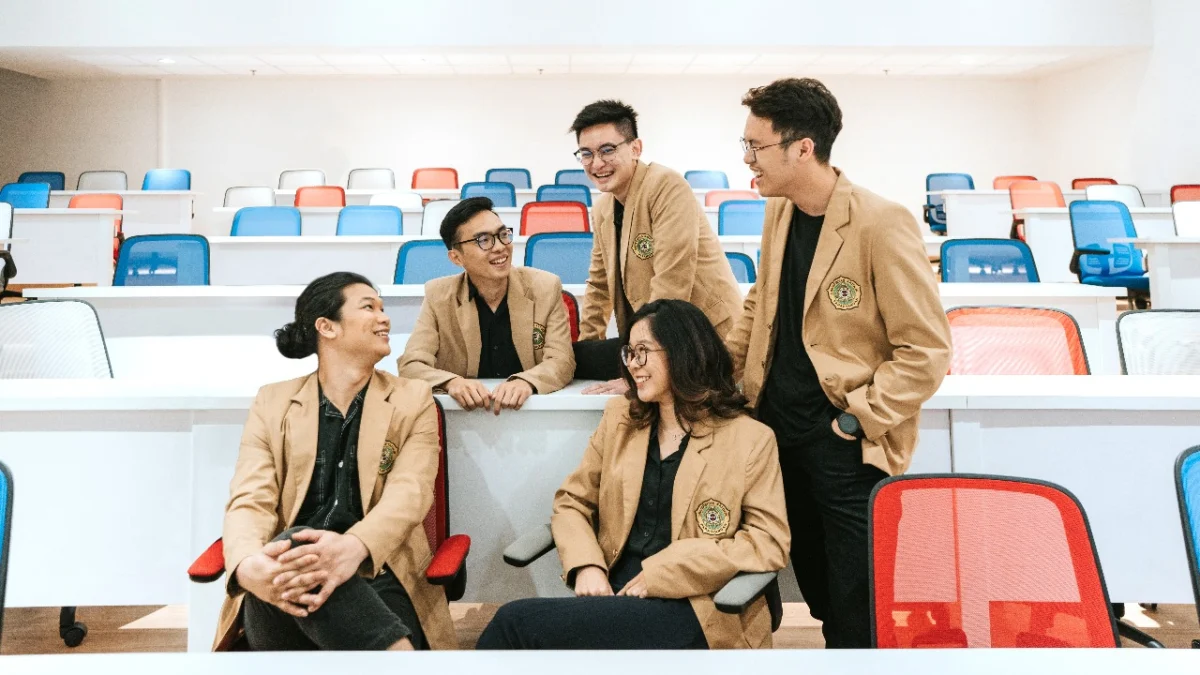 Menjadi digital-creativepreneur Menjawab Peluang Bisnis Kreatif