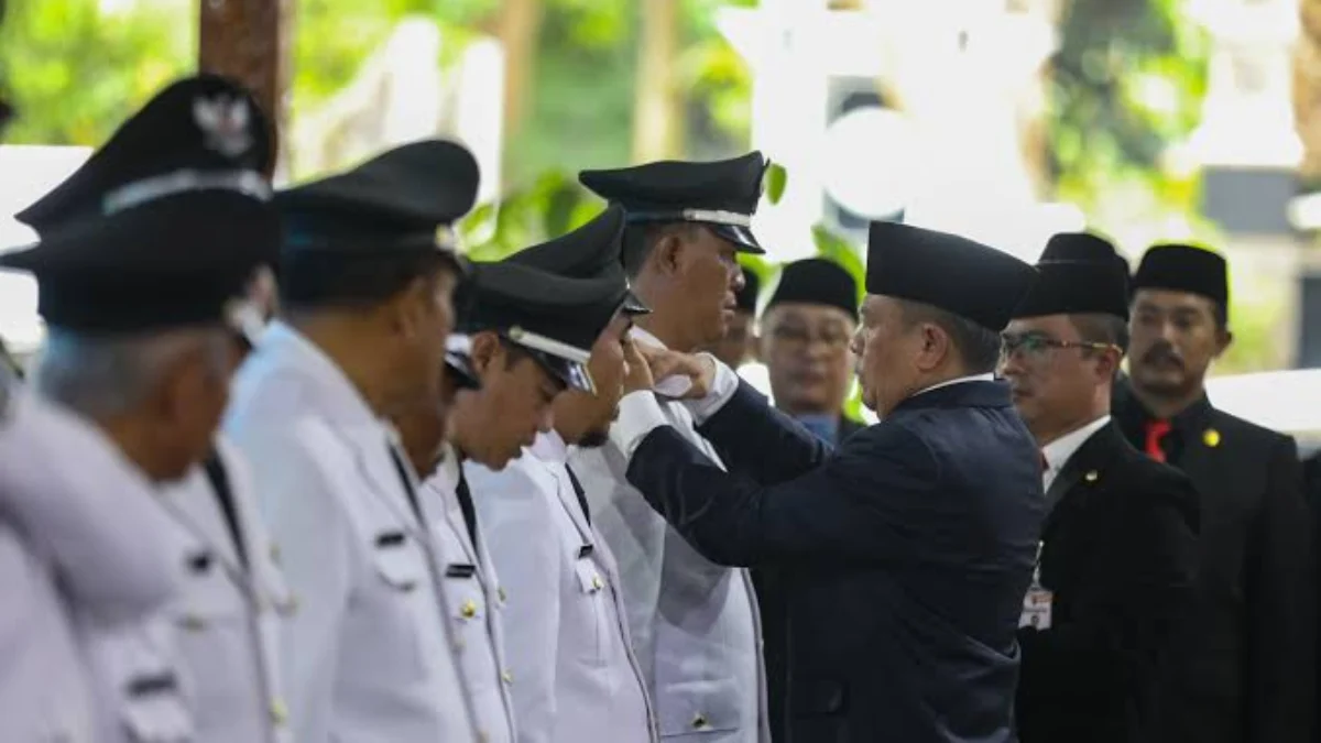 Besok 410 Kepala Desa Akan Perpanjang Masa Jabatan Pemerintah Kabupaten (Pemkab) Bogor akan memberikan SK perpanjangan masa jabatan untuk para kepala desa (Kades) pada Kamis (30/5) 2024 di Laga Satria, Pakansari