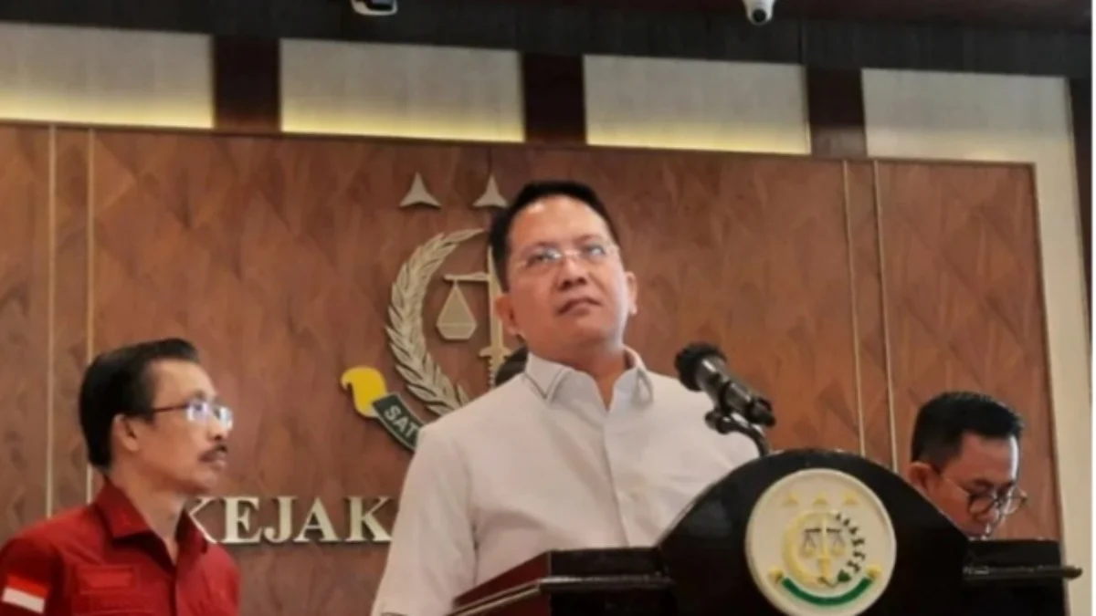 Direktur Penyidikan Jaksa Agung Muda Tindak Pidana Khusus (Disdik Jampidus) Kejaksaan Agung Kuntadi memberikan keterangan perkembangan penyidikan korupsi timah di Kejagung, Jakarta, Rabu (29/5). foto/ANTARA